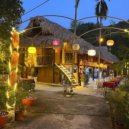 Bee Lucky Homestay Xuan Dam Esterno foto